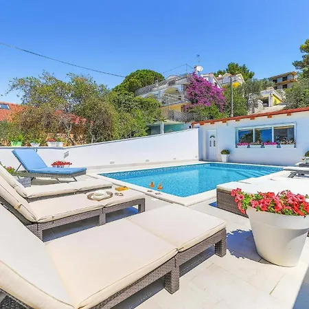 Appartement Gorgeous In Okrug Gornji With House Sea View Trogir