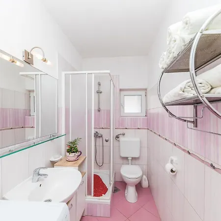 Appartement Gorgeous In Okrug Gornji With House Sea View