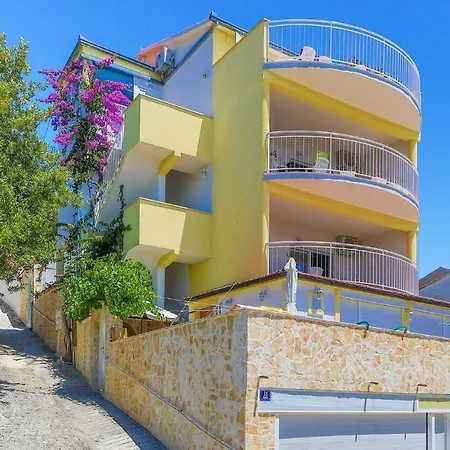 Gorgeous In Okrug Gornji With House Sea View