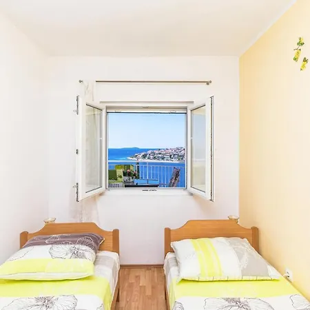 Appartement Gorgeous In Okrug Gornji With House Sea View